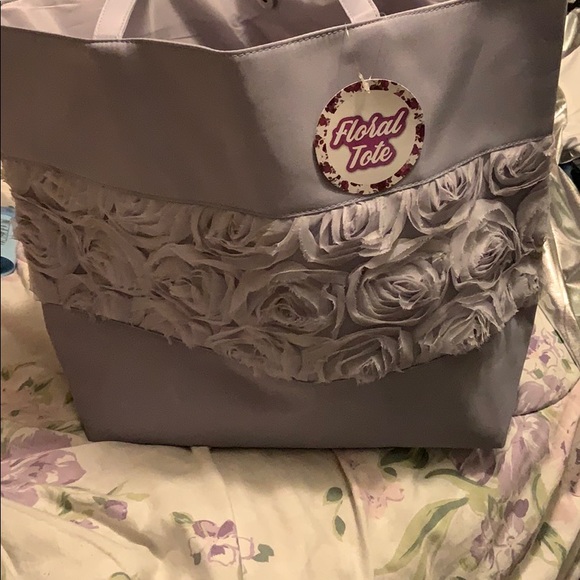 Handbags - Floral tote